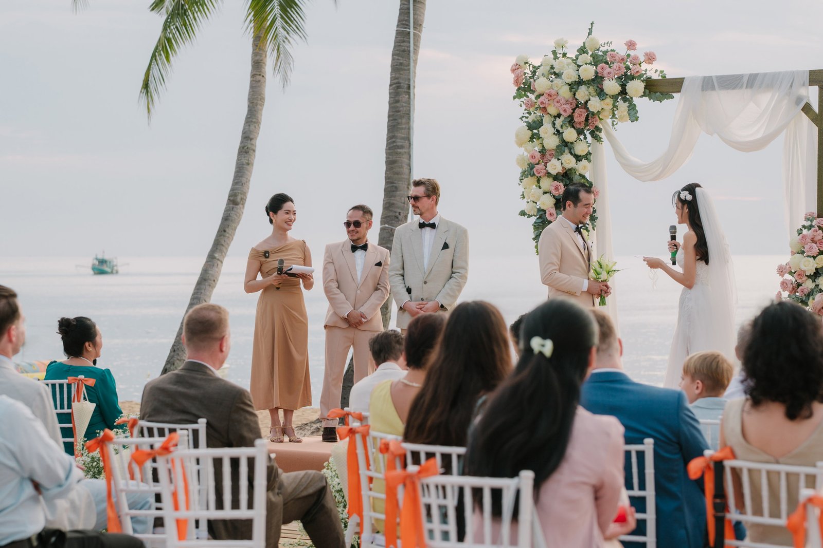 MC for beach wedding in Phu Quoc island